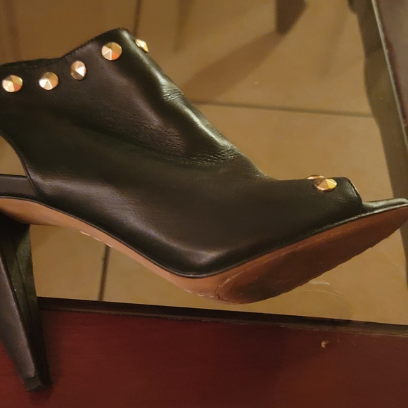 VC-Abbia Vince Camuto Heels - Picture 8 of 9